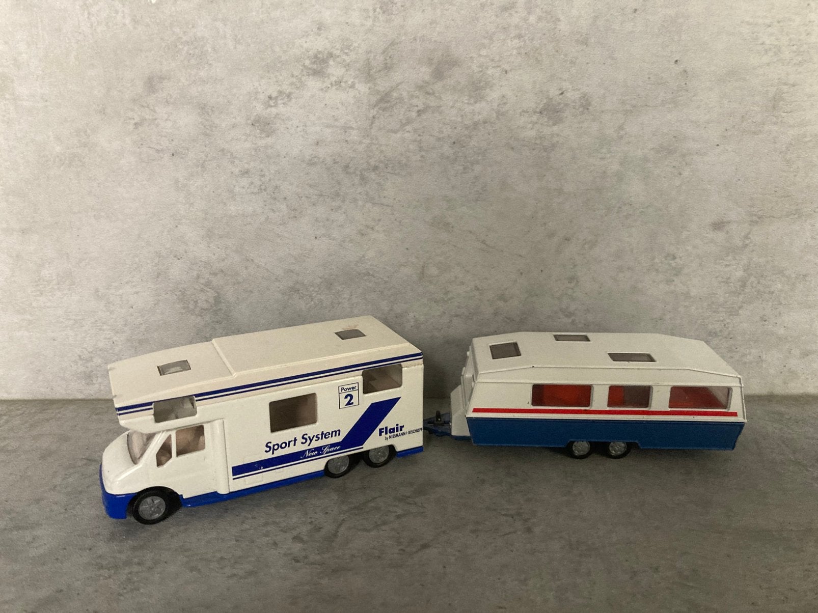 Siku camper met caravan, Ophalen of Verzenden, Zo goed als nieuw