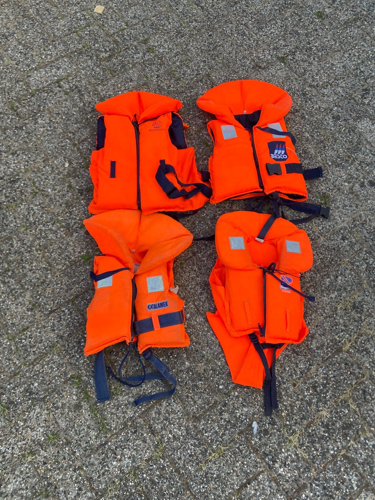 Zwemvesten 4 stuks, voor kids, Ophalen of Verzenden, Gebruikt, Kind, Reddingsvest of Zwemvest