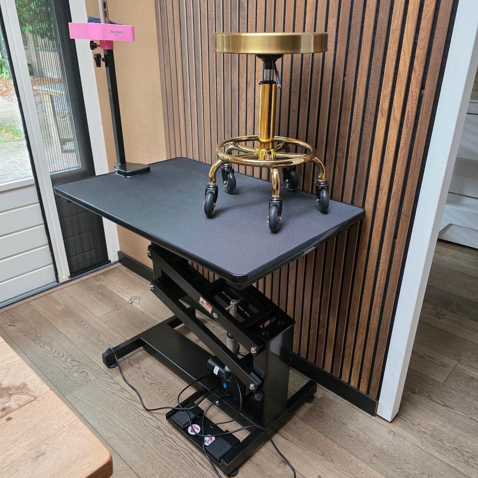 elektrische honden trimtafel, Ophalen, Zo goed als nieuw