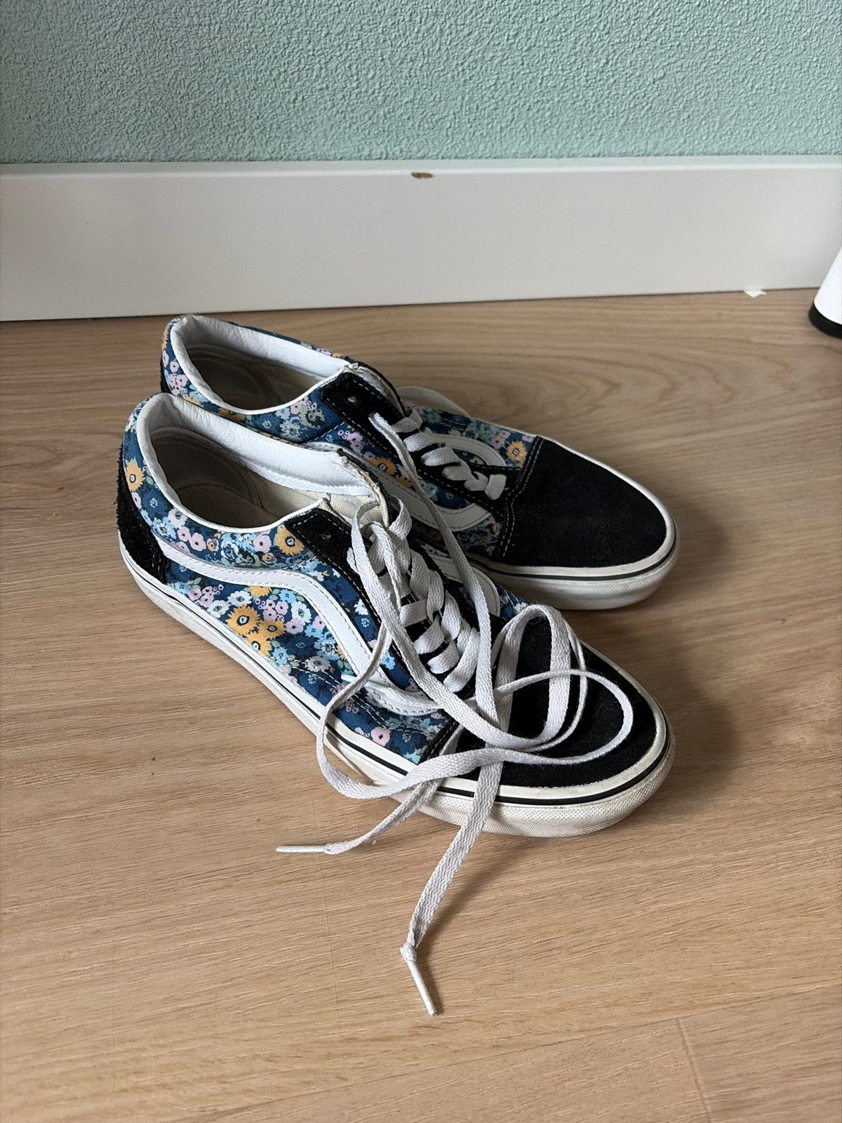 Vans Old Skool sneakers met bloemenprint, Kleding | Dames, Schoenen, Zwart, Ophalen of Verzenden, Sneakers of Gympen, Gedragen