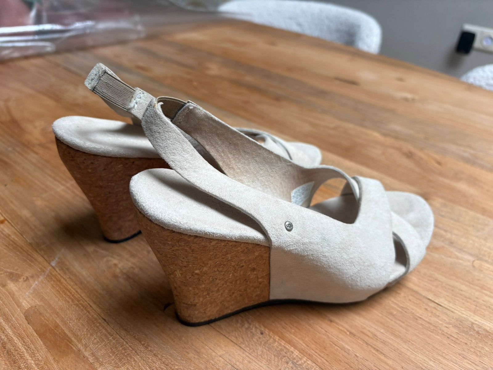 ZGAN leren pumps sandalen van UGG Australia maat 38, Ophalen of Verzenden, Zo goed als nieuw, Bruin