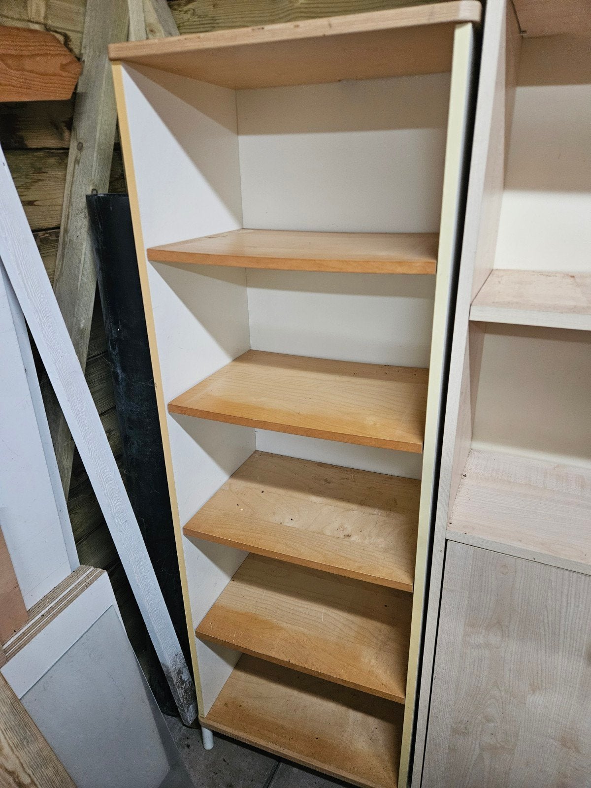 Gratis Boekenkast met Planken - Gebruikt, Ophalen, Met plank(en), Minder dan 50 cm, Gebruikt