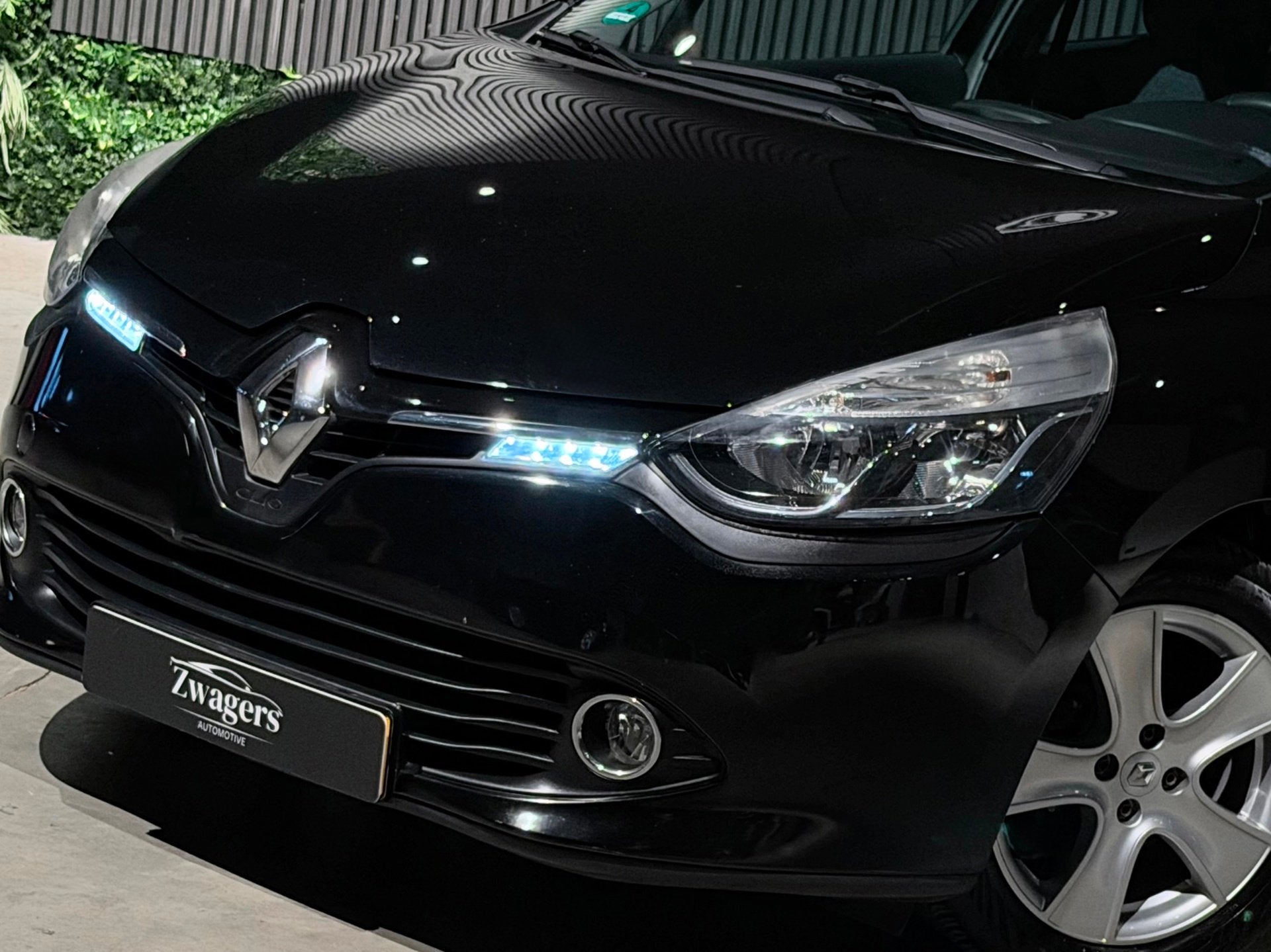 Foto 3 van Renault Clio 1.2 Dynamique | Automaat | Navi | Cruise | Airc