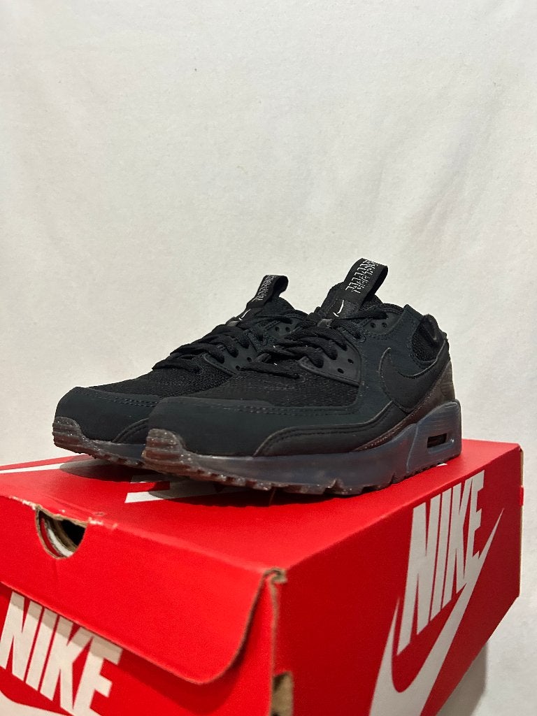 ALS NIEUW + DOOS! Maat 44 - Nike Air Max 90 Terrascape Black, Kleding | Heren, Schoenen, Verzenden, Zwart, Nike, Nike