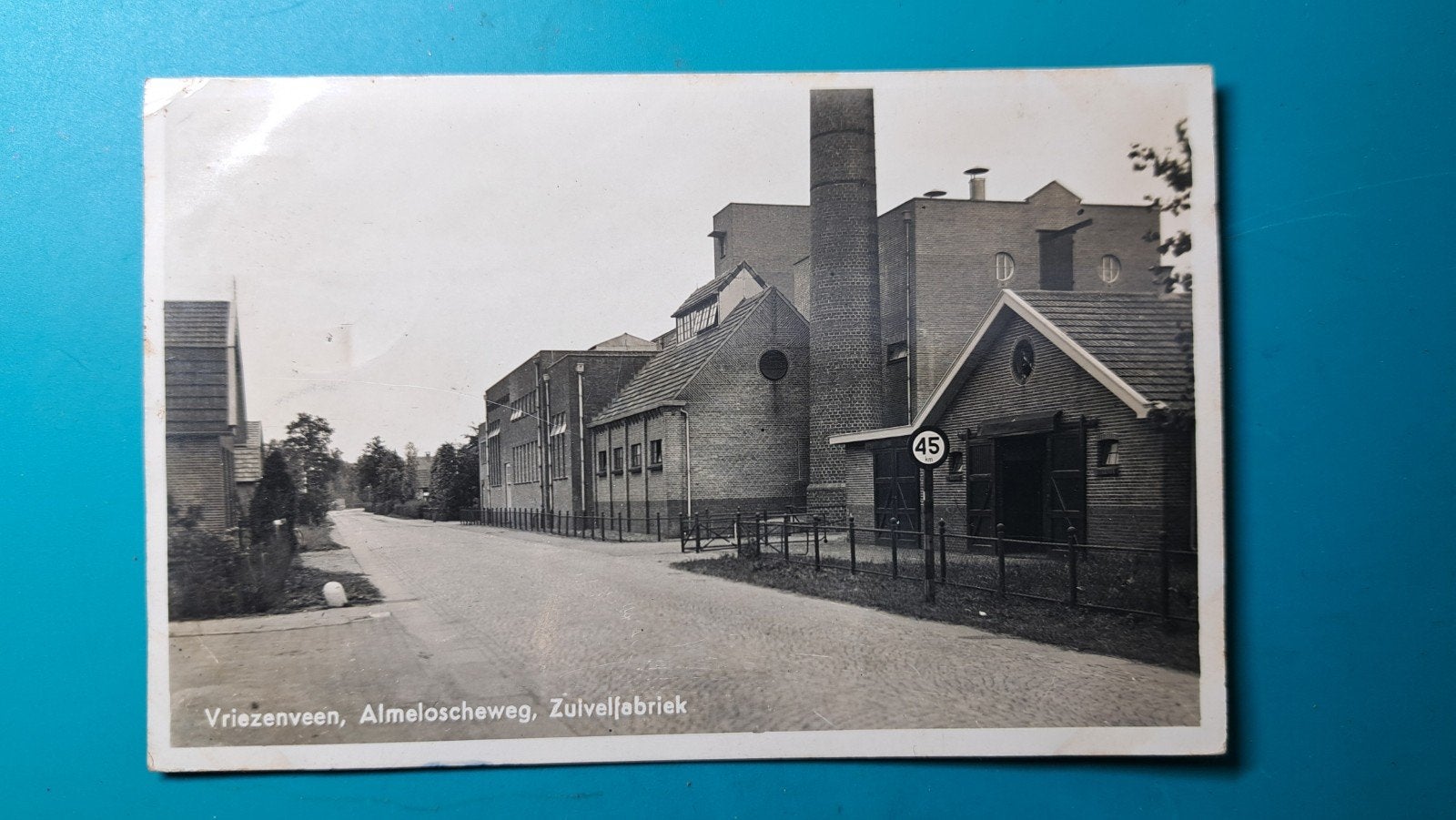 Vriezenveen Almeloscheweg zuivelfabriek 1948, Ophalen of Verzenden, 1940 tot 1960, Gelopen, Overijssel