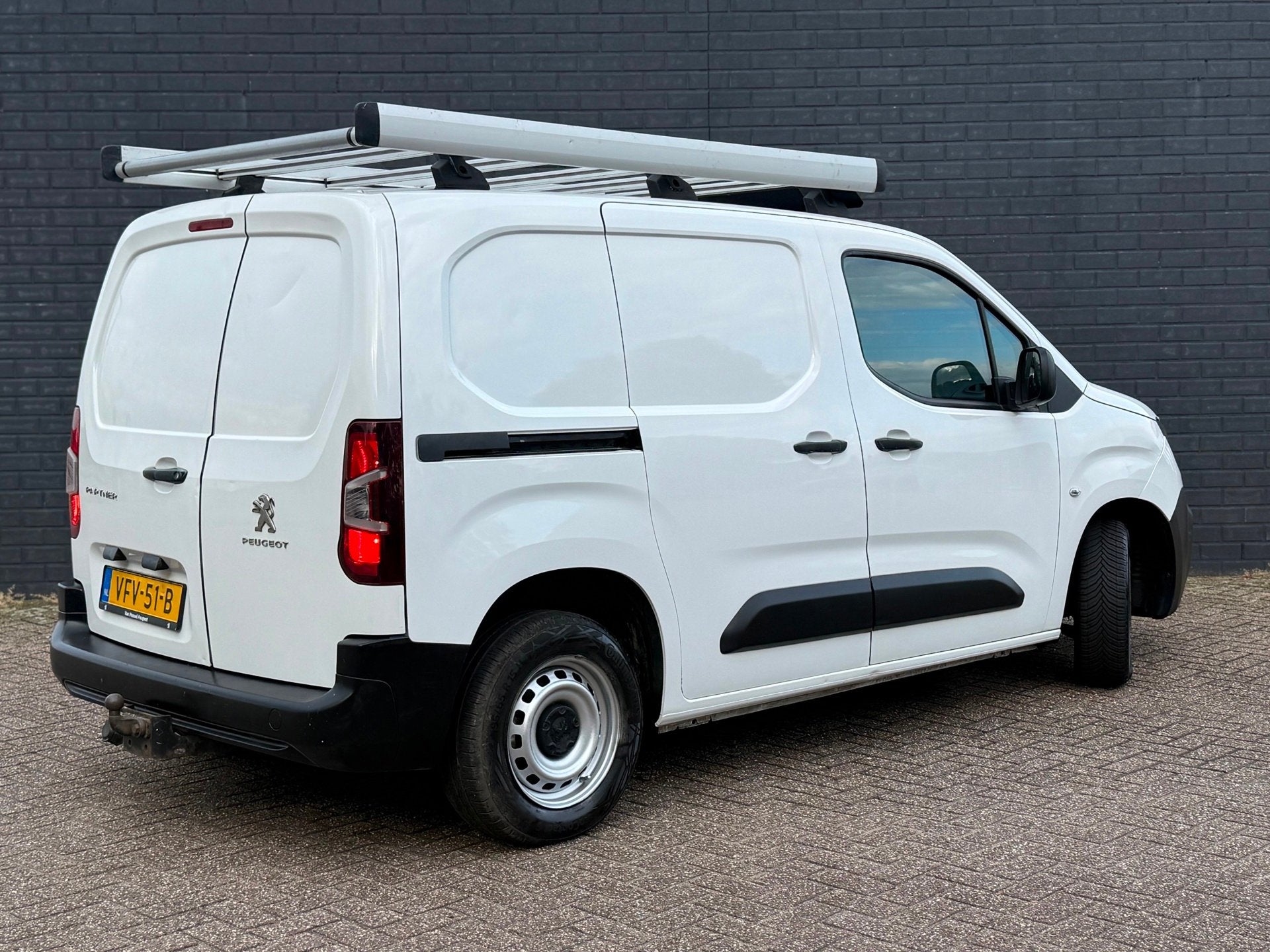 Peugeot Partner 1.5 BlueHdi Premium Bj 2020 Airco Navi Imper, Voorwielaandrijving, Dealer onderhouden, Stof, Gebruikt
