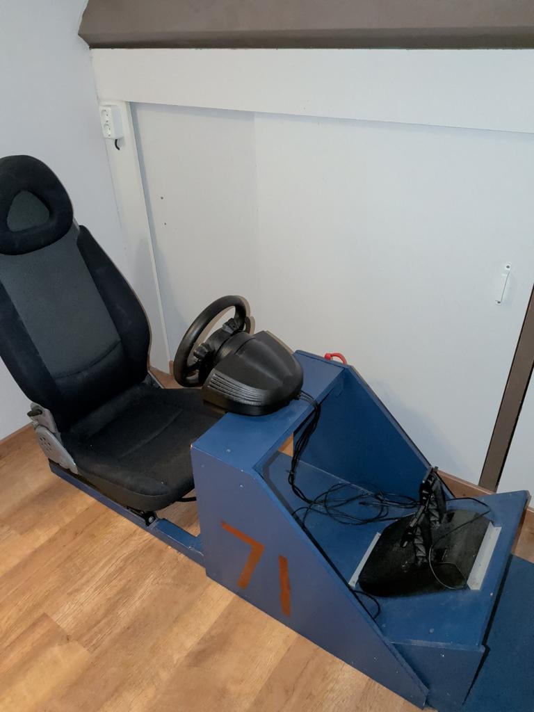 Race sim stoel met Thrustmaster TMX stuur en pedalen, Ophalen