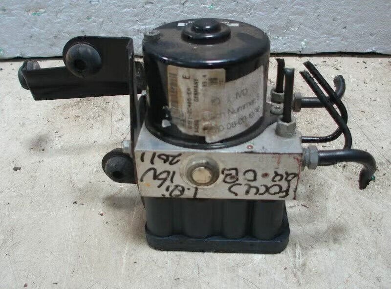 ABS POMP Ford Focus 2 (01-2004/09-2012) (8m51-2c405-ea), Gebruikt, Ophalen of Verzenden, Henry-Ford-Straße 1 50735 Köln, DE, Ford-Werke GmbH