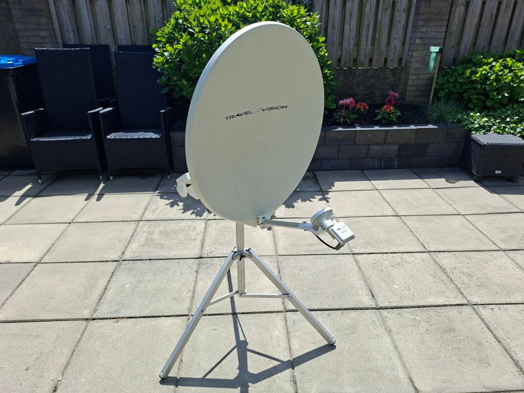 Travel Vision R6 Duo schotelantenne met statief, Ophalen, Zo goed als nieuw, (Schotel)antenne, Overige merken