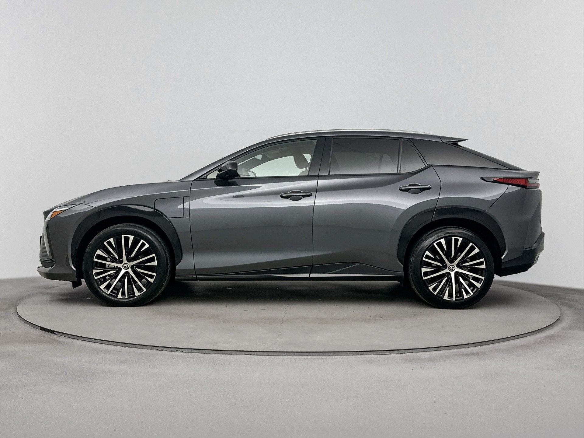 Lexus RZ 450e President Line 71 kWh | BTW-Auto | Mark-Levins, Auto's, Lexus, Automaat, Gebruikt, 71 kWh, Alcantara