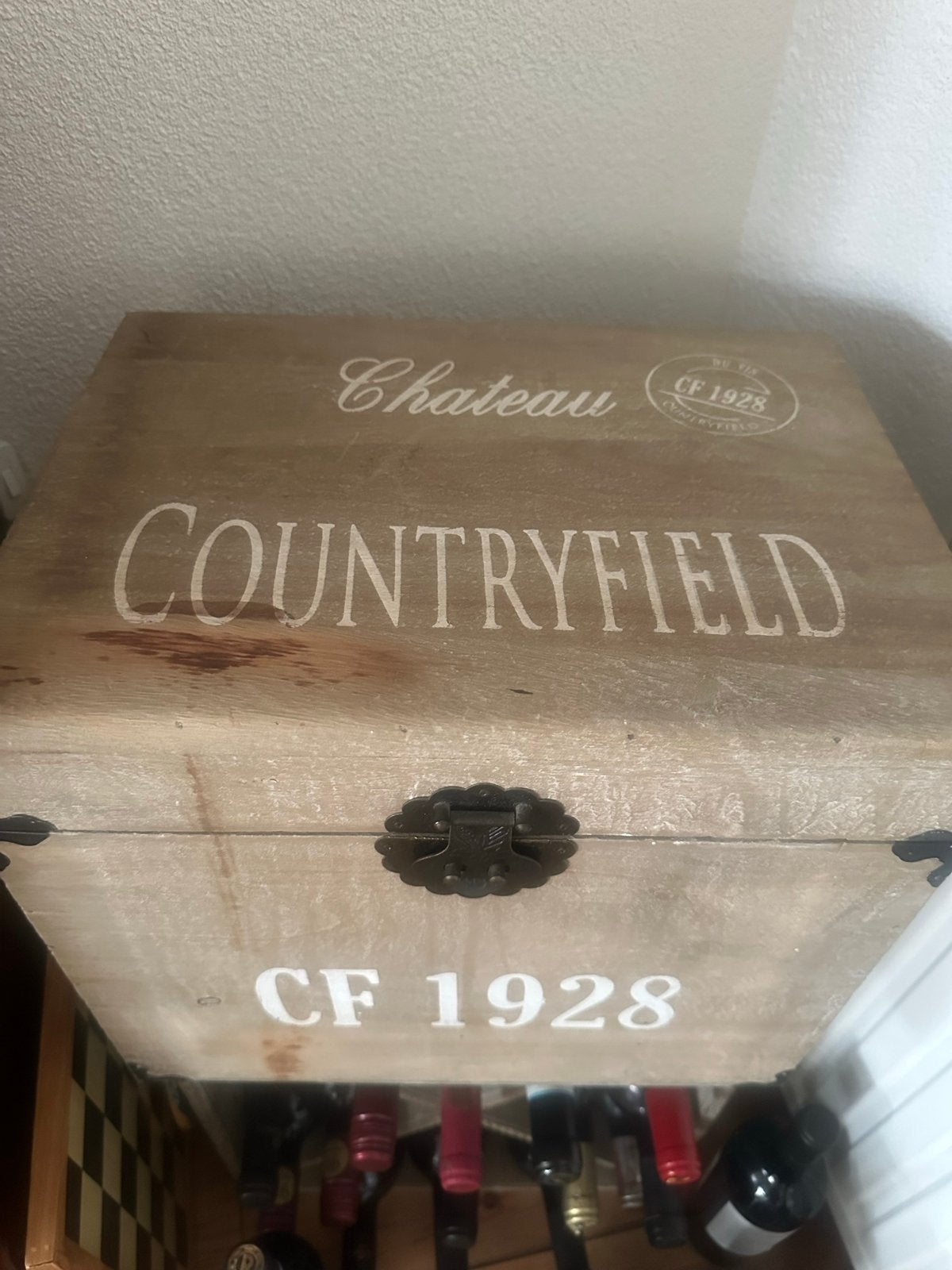 2X. Wijnrek + wijnkist 'Chateau Countryfield CF 1928', Ophalen, 50 – 75, Gebruikt, 5 tot 15 flessen