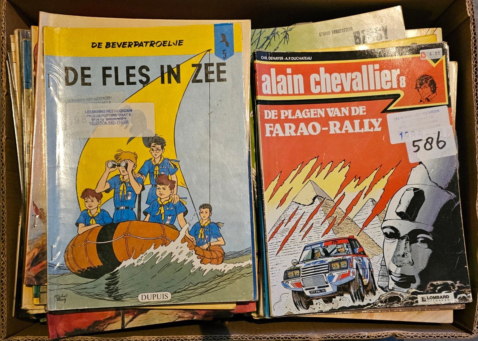 Gratis leesmap strips doos vol, Boeken, Stripboeken, Meerdere stripboeken, Ophalen of Verzenden, Gelezen