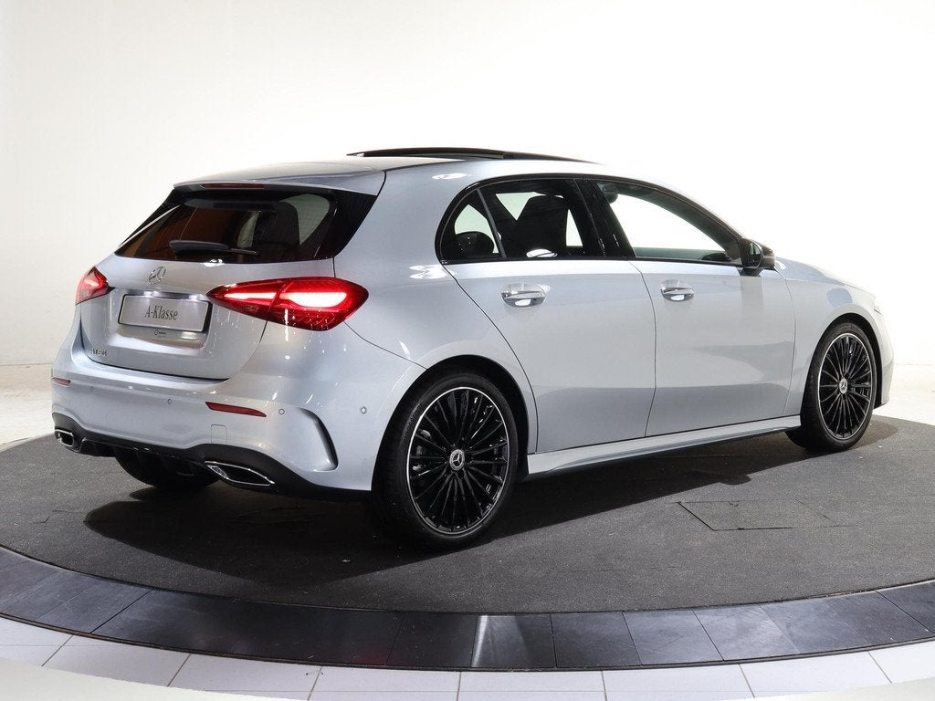 Mercedes-Benz A-Klasse 180 Business Solution AMG | Panoramas, Auto's, Mercedes-Benz, 136 pk, 4 cilinders, Origineel Nederlands