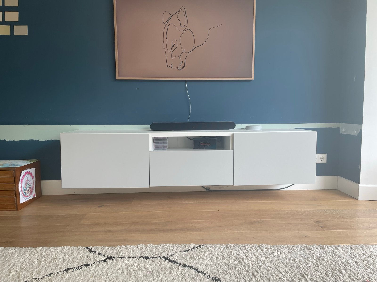 Tv-meubel met opbergruimte (besta, ikea), Huis en Inrichting, Kasten | Televisiemeubels, Ophalen, Overige materialen, Gebruikt