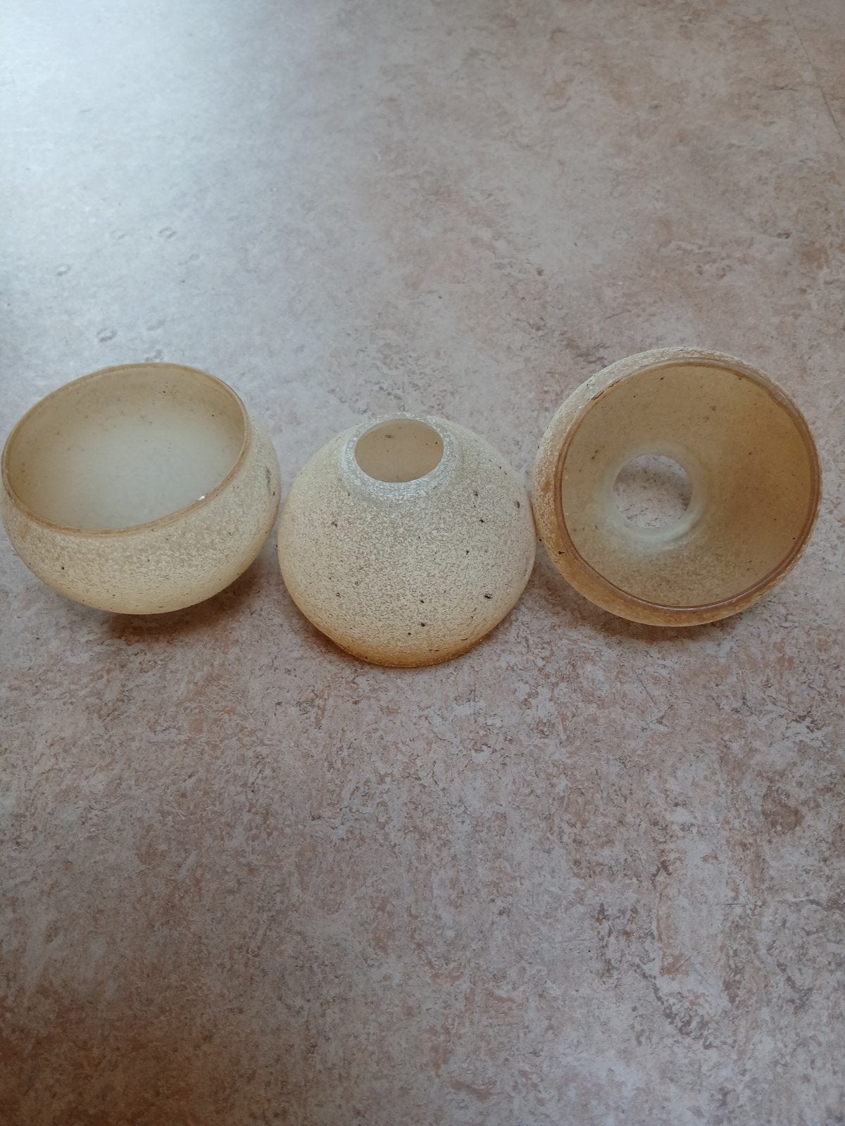3 Oude kelkjes voor lampen - Hoog 7 cm, Ø 8,5 cm, Ophalen, Gebruikt, Overige typen, Beige