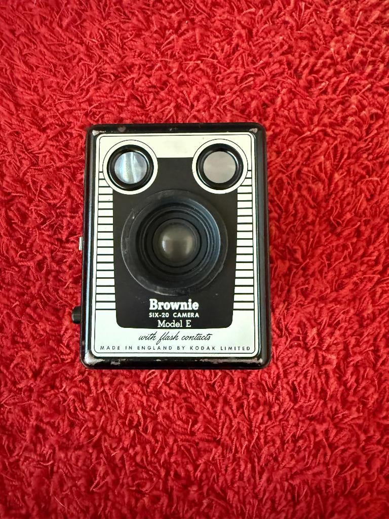 Vintage Kodak Brownie Six-20 Model E Camera, Ophalen of Verzenden, Gebruikt, Compact, Kodak