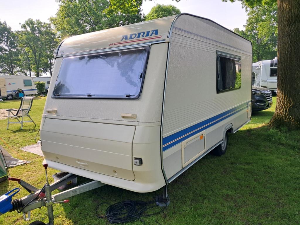 Adria Unica A 430 PH 2002 - lichtgewicht caravan, Caravans en Kamperen, Vast bed, Rondzit, Luifel, 750 - 1000 kg