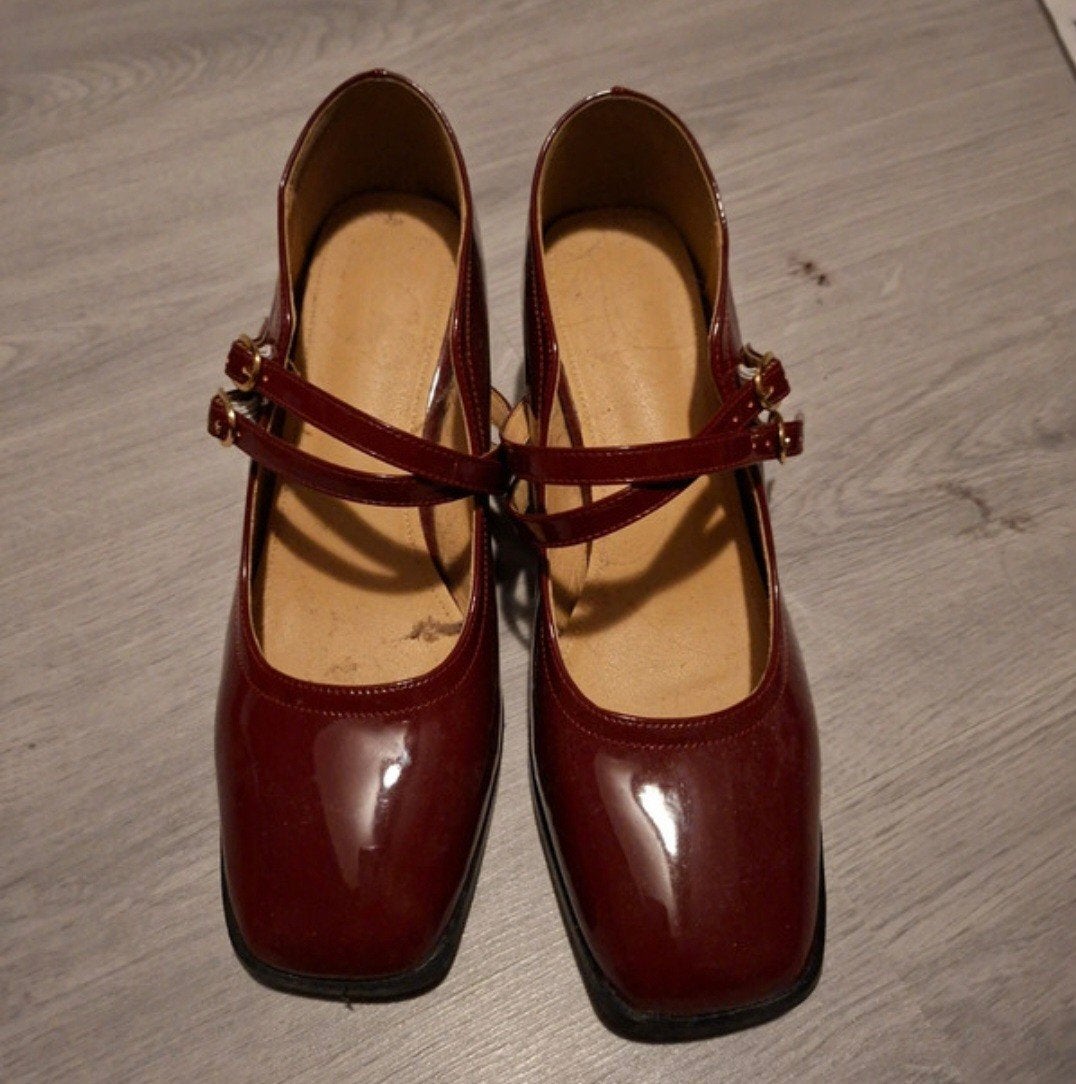Red shoes, Kleding | Dames, Schoenen, Schoenen met lage hakken, Verzenden, Zo goed als nieuw, Rood