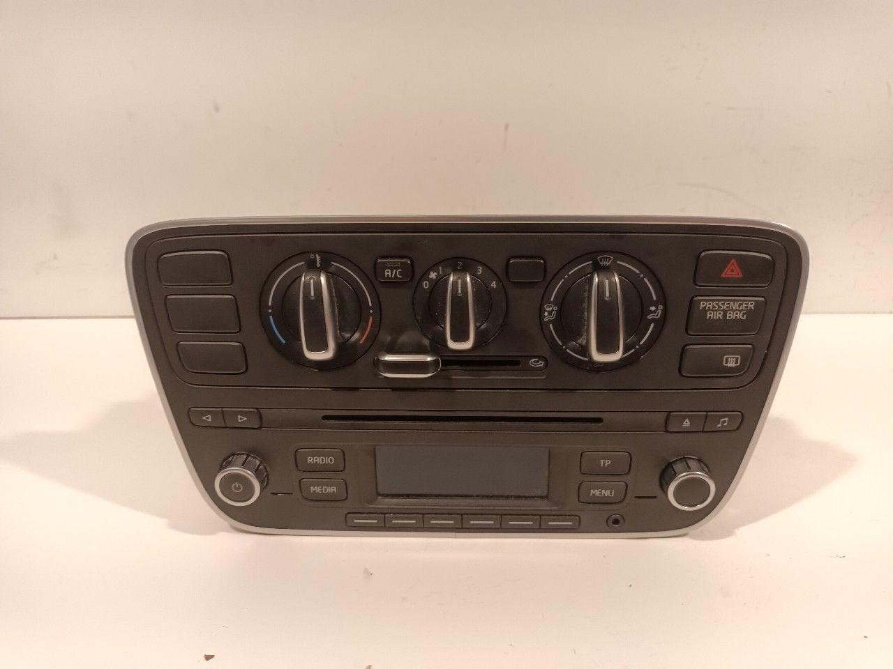 Radio Seat Mii, Ophalen of Verzenden, Van der Ven Autorecycling B.V., Onderdelen@venauto.nl, Ettenseweg 76, 4706 PB Roosendaal, The Netherlands