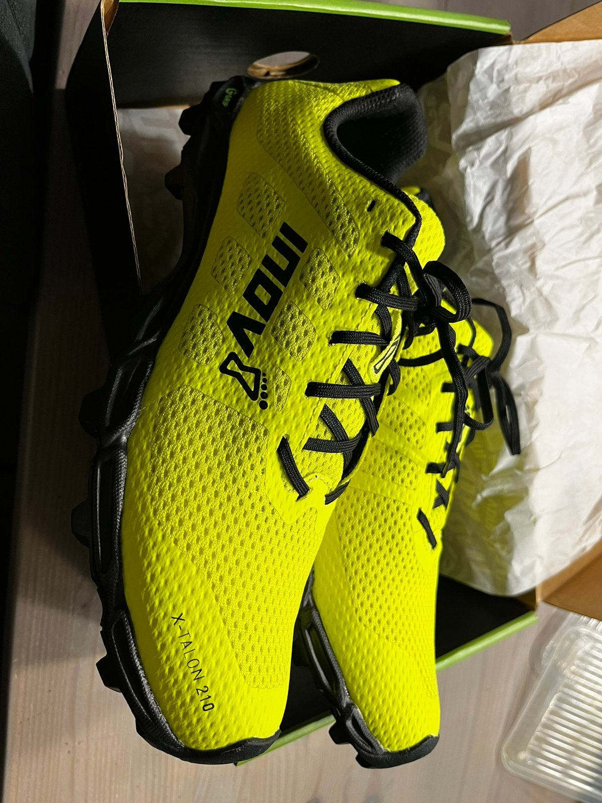 INOV-8 X-TALON G210 V2, Maat XS of kleiner, Ophalen of Verzenden, Nieuw, Schoenen