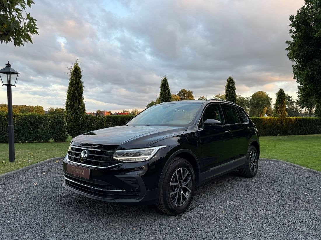 Volkswagen Tiguan - 1.4 TSI eHybrid Life - Trekhaak | ACC |, Auto's, Automaat, Gebruikt, Euro 6, Zwart