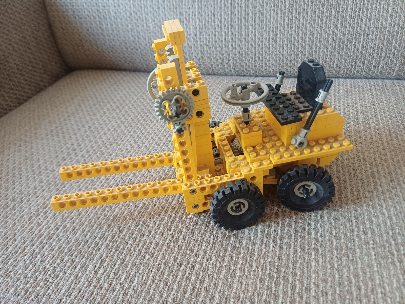Gele Lego Technic Vorkheftruck - Vintage Bouwset, Ophalen of Verzenden, Gebruikt, Overige merken