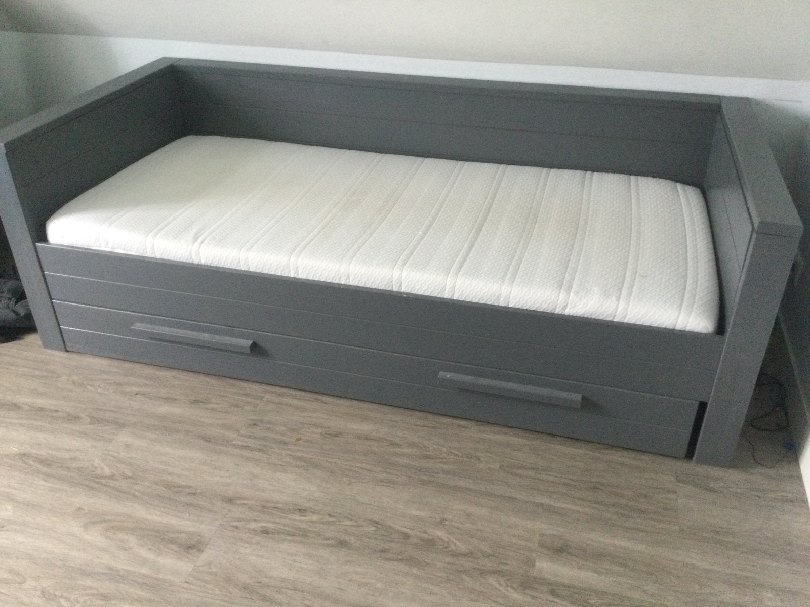 Woood bed Dennis staalgrijs 1 persoons bed, Ophalen, 90 cm, Eenpersoons, Zo goed als nieuw