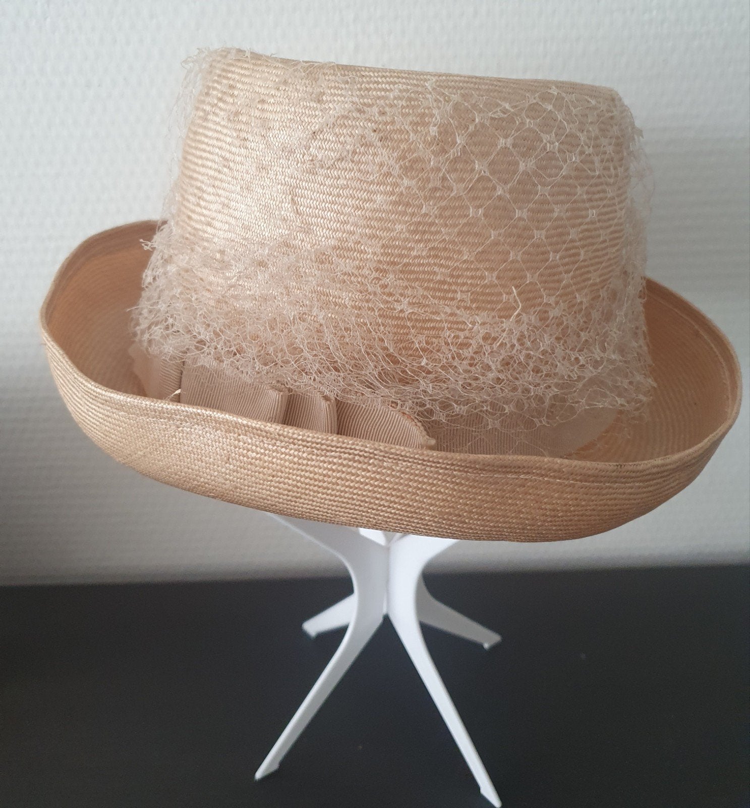 Hoed uit de 60er jaren, Ophalen of Verzenden, Zo goed als nieuw, 55 cm (S, 6⅞ inch) of minder, Hoed