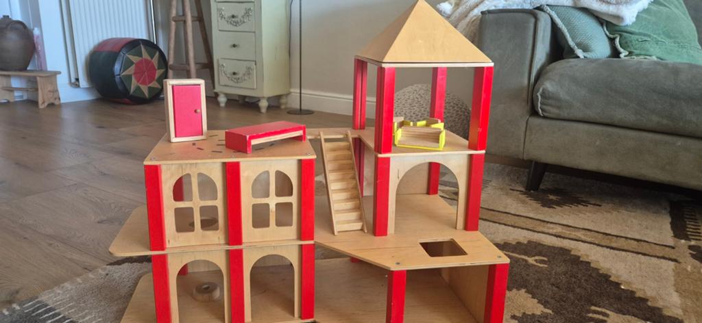 Houten poppenhuis met meubels, Ophalen