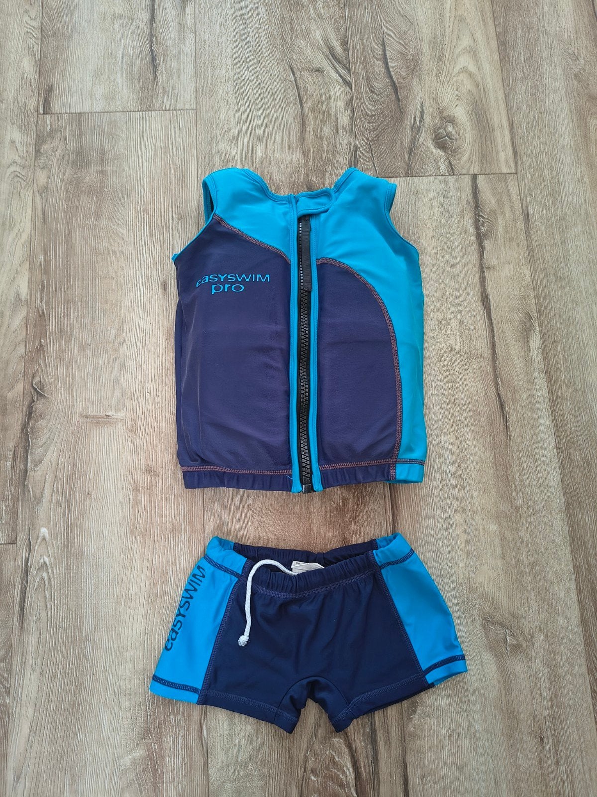Mooi blauw EasySwim Pro zwemvest, drijfvest zwemles, maat M., Kinderen en Baby's, Ophalen of Verzenden, Zwem-accessoire, Onb, Jongen of Meisje