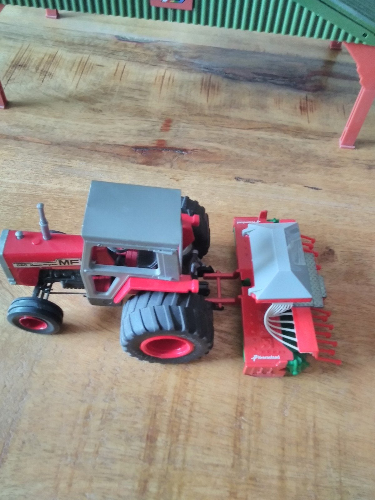 Verbouwde mf 595, Ophalen of Verzenden, Tractor of Landbouw, Britains