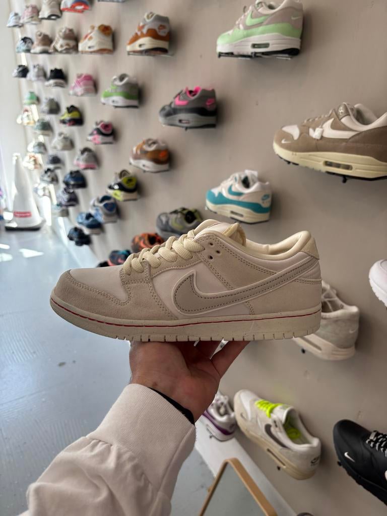 Nike SB Dunk Low Bone - Maat 42 - Nieuw, Wit, Nieuw, Ophalen of Verzenden, Sneakers of Gympen