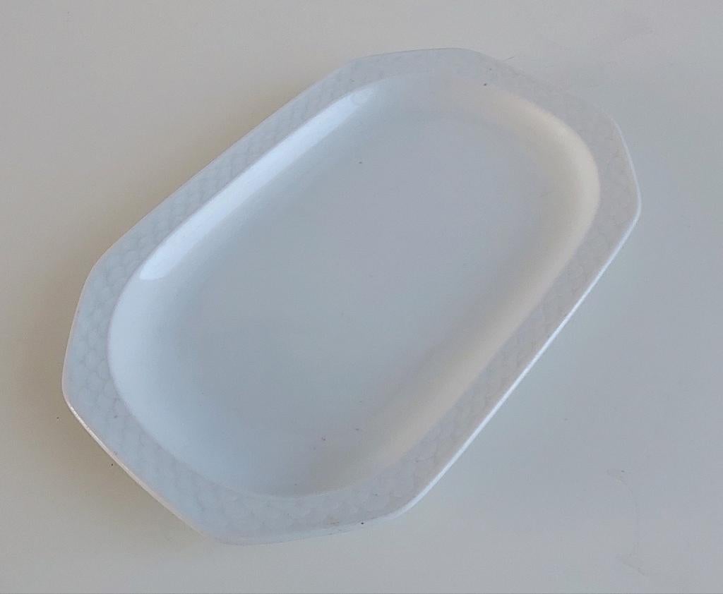 Porseleinen serveerschaal 26x17 cm nieuw, Huis en Inrichting, Keuken | Servies, Ophalen, Nieuw, Schaal of Schalen, Overige stijlen