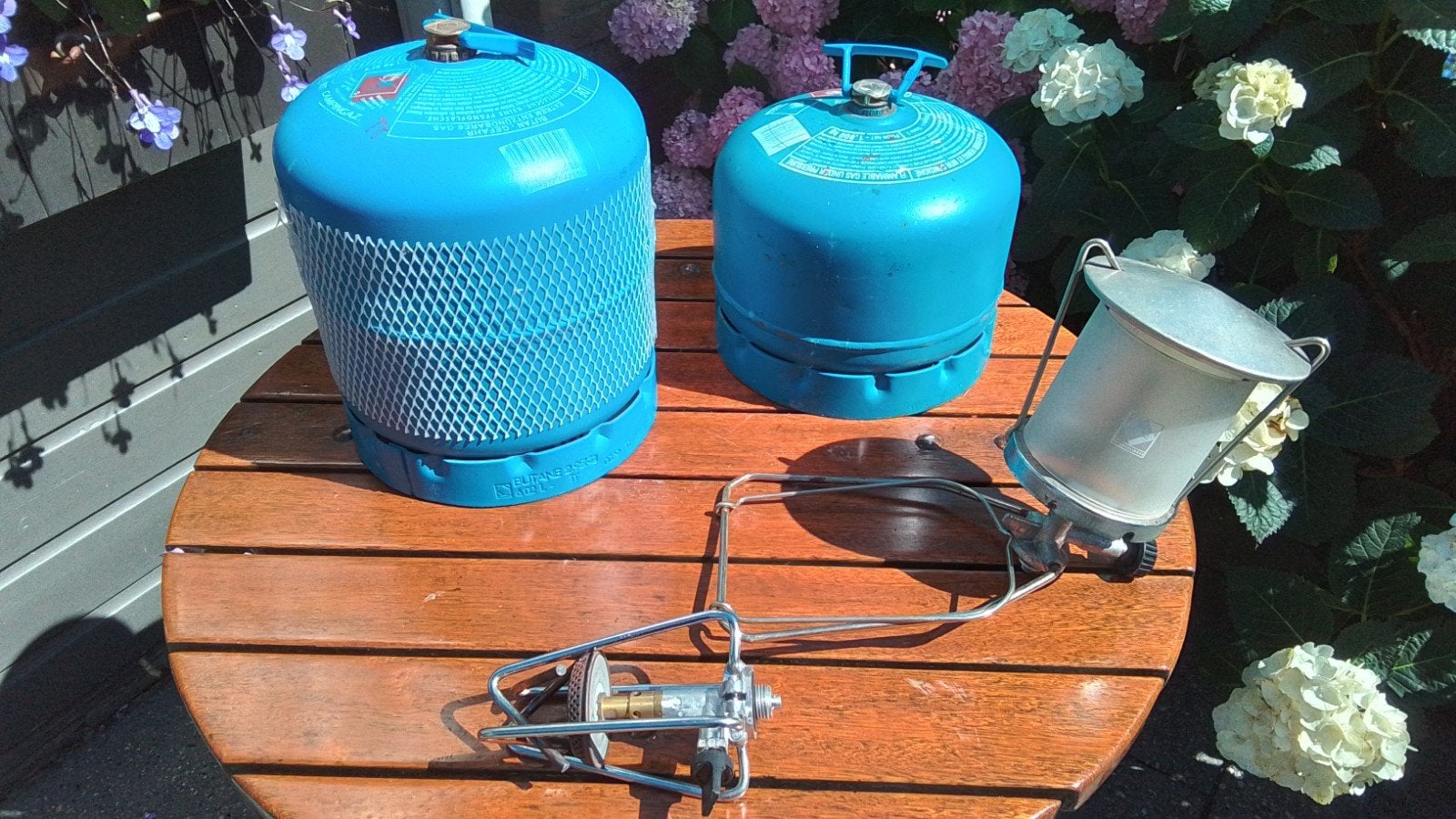 2 Campinggaz gasflessen 907 en 904., Ophalen