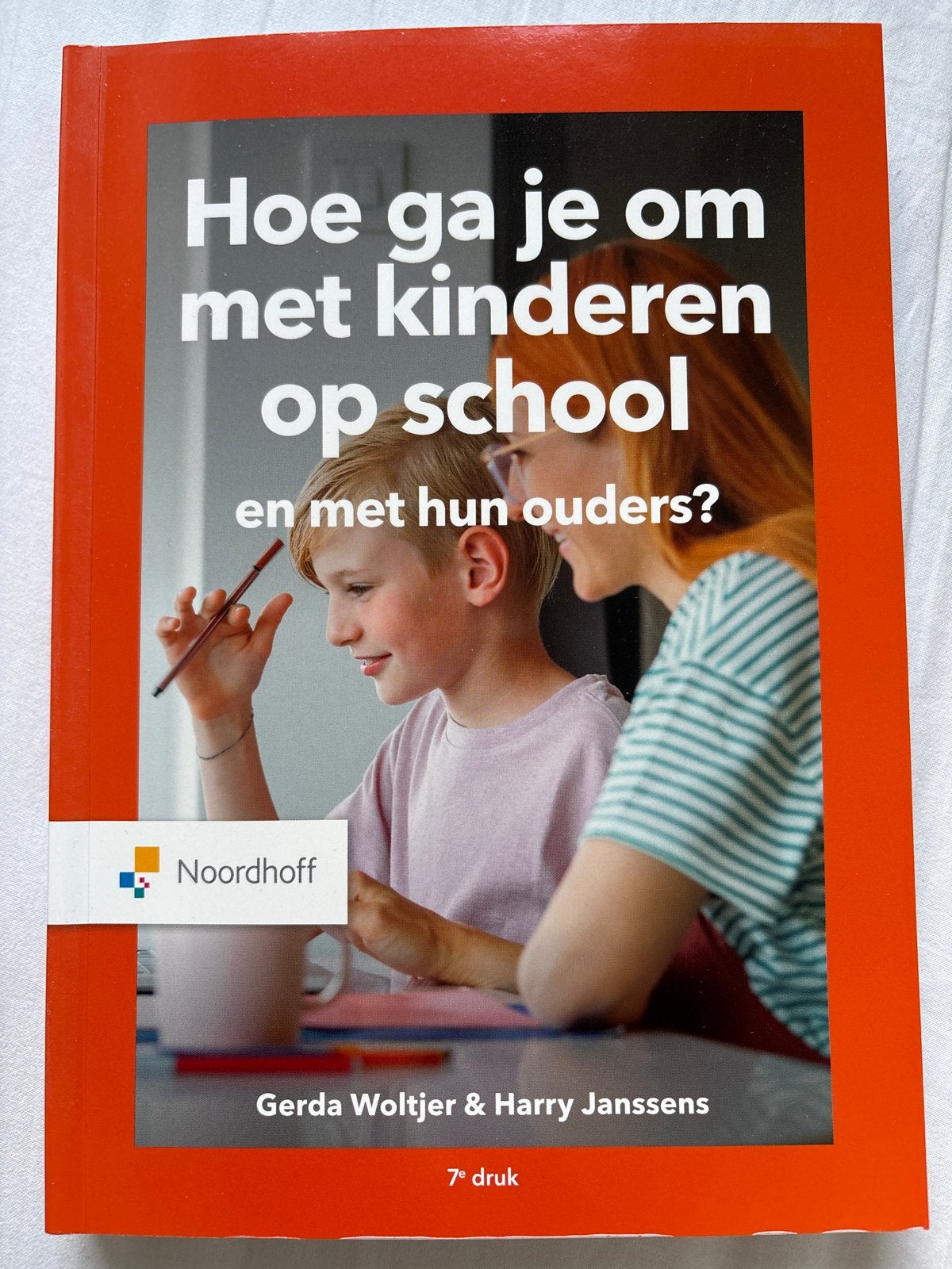 Hoe ga je om met kinderen op school - Gerda Woltjer, Ophalen of Verzenden, Zo goed als nieuw, Overige niveaus, Overige vakken