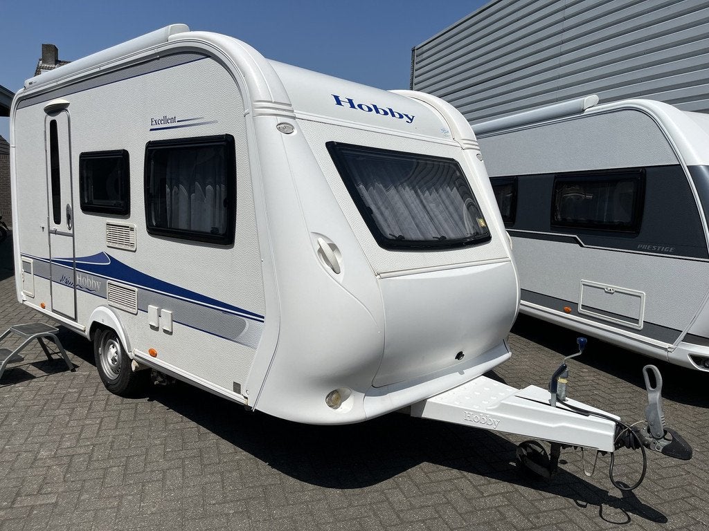 Hobby 400 SF Excellent zeer compleet (bj 2011), Caravans en Kamperen, Hobby, Schokbreker, Bedrijf, 750 - 1000 kg