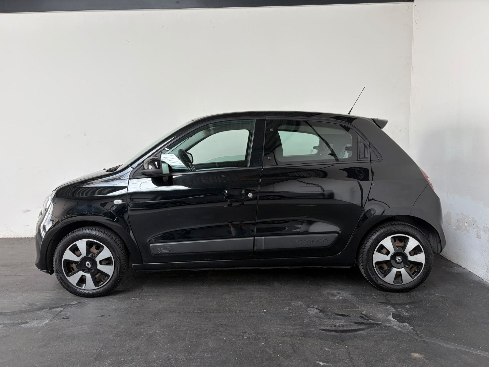 Renault Twingo 1.0 SCe Expression (bj 2015), Auto's, Renault, Gebruikt, Euro 6, 840 kg, 4 stoelen