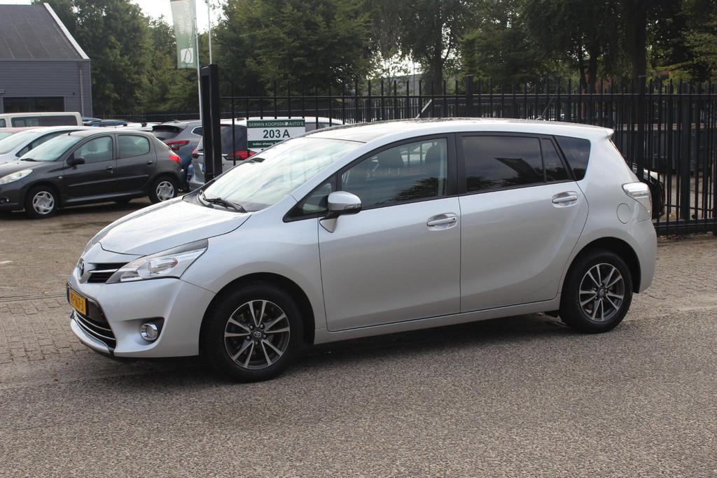 Toyota Verso 1.6 VVT-i Business, Panoramadak, Trekhaak!, Voorwielaandrijving, Euro 6, 4 cilinders, 132 pk