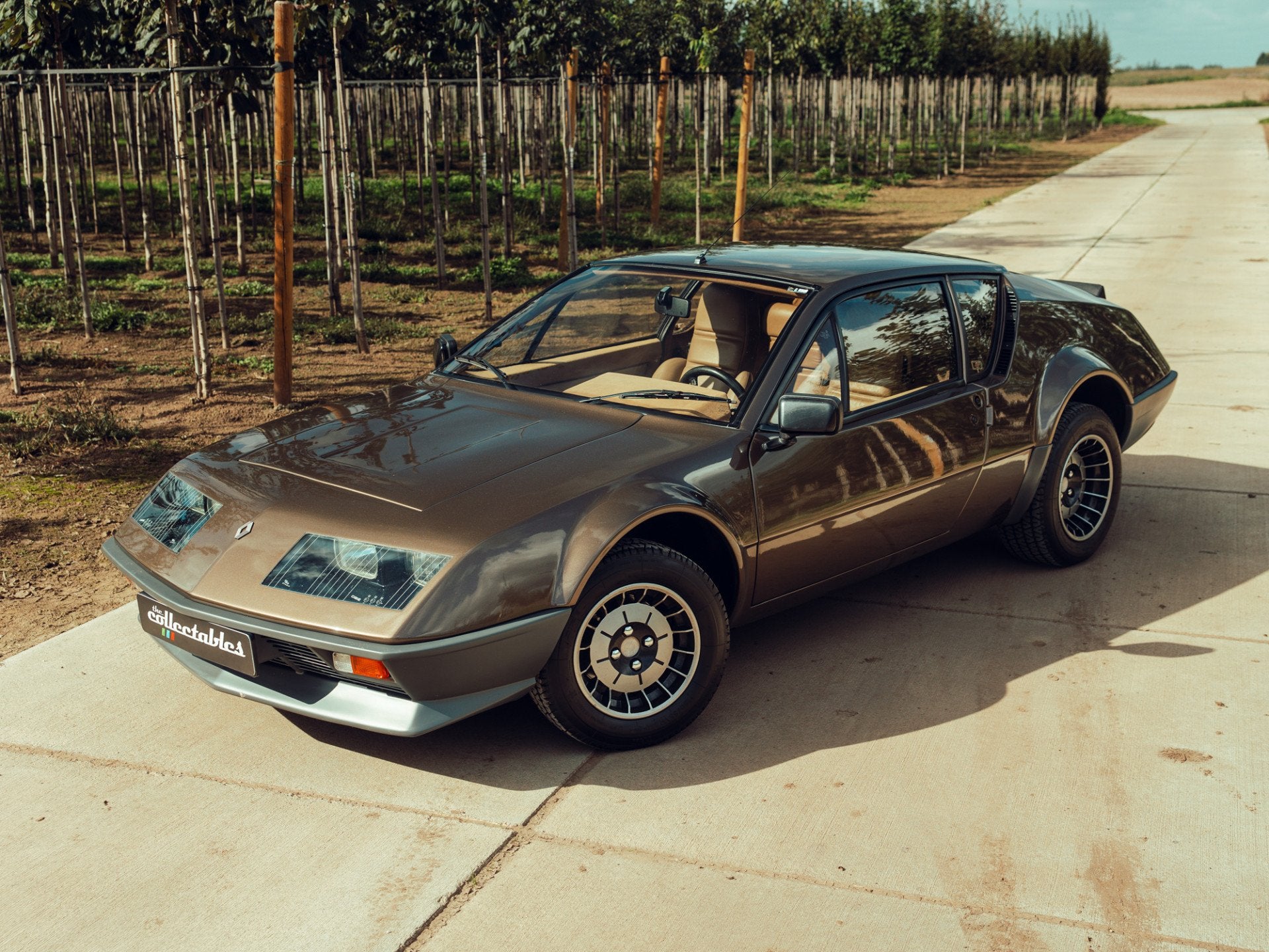 Renault Alpine 2.7 V6 A 310 Origineel NL geleverd en in tops, Auto's, Achterwielaandrijving, Bruin, Renault, Handgeschakeld