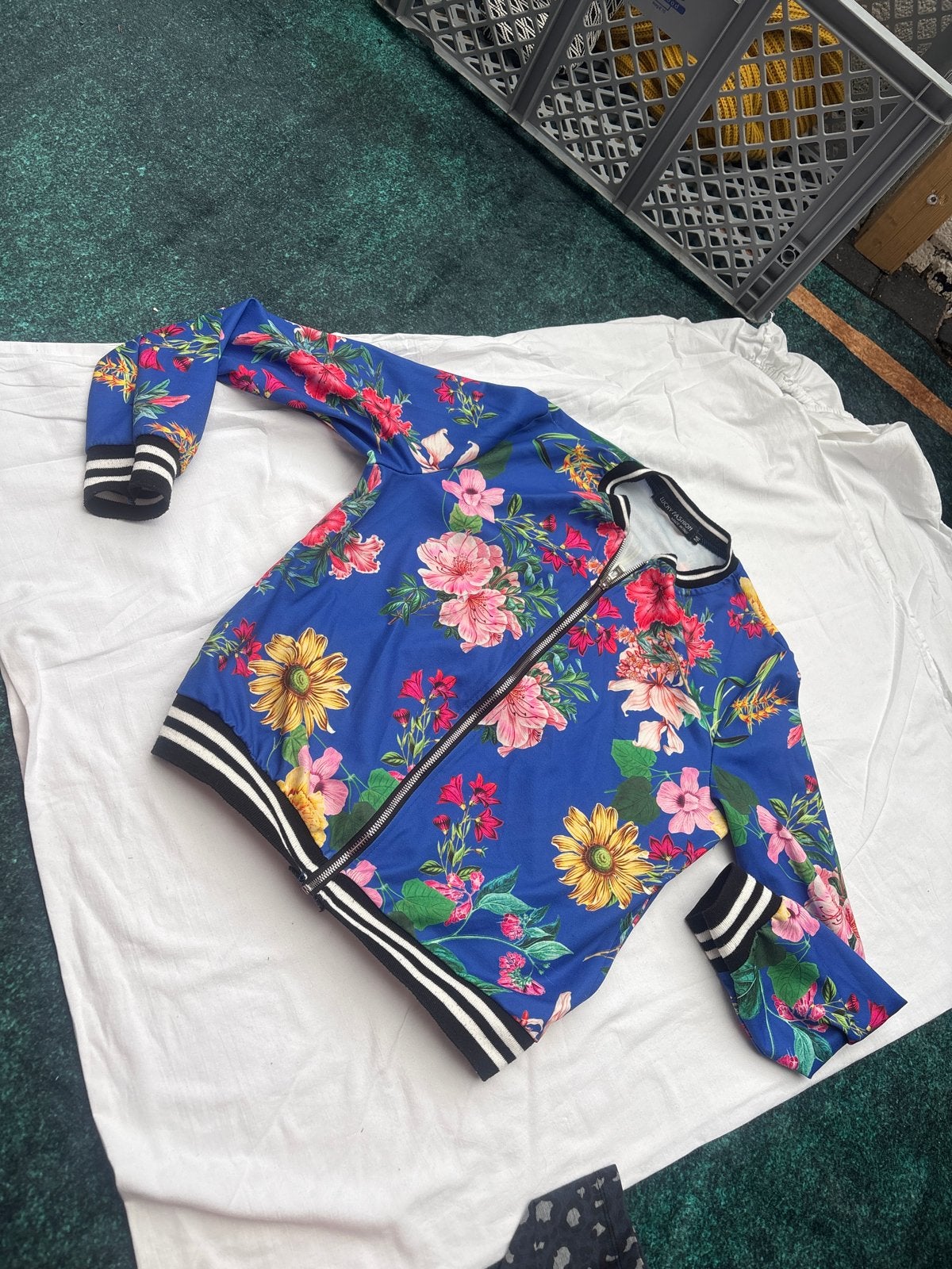 Bloemen Bomberjack - Maat M, Ophalen of Verzenden, Zo goed als nieuw, Maat 38/40 (M), Meerkleurig