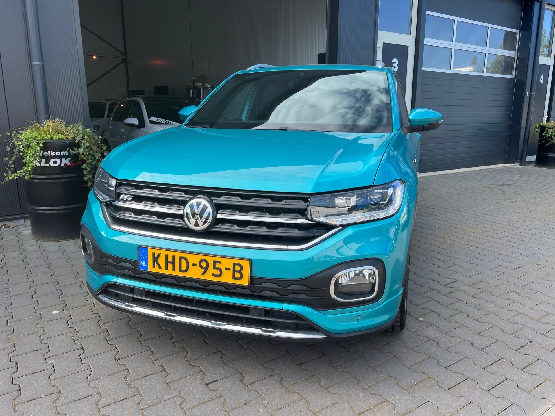 Volkswagen T-CROSS 1.0 TSI R LINE AUTOMAAT !, Dealer onderhouden, Gebruikt, Euro 6, 116 pk
