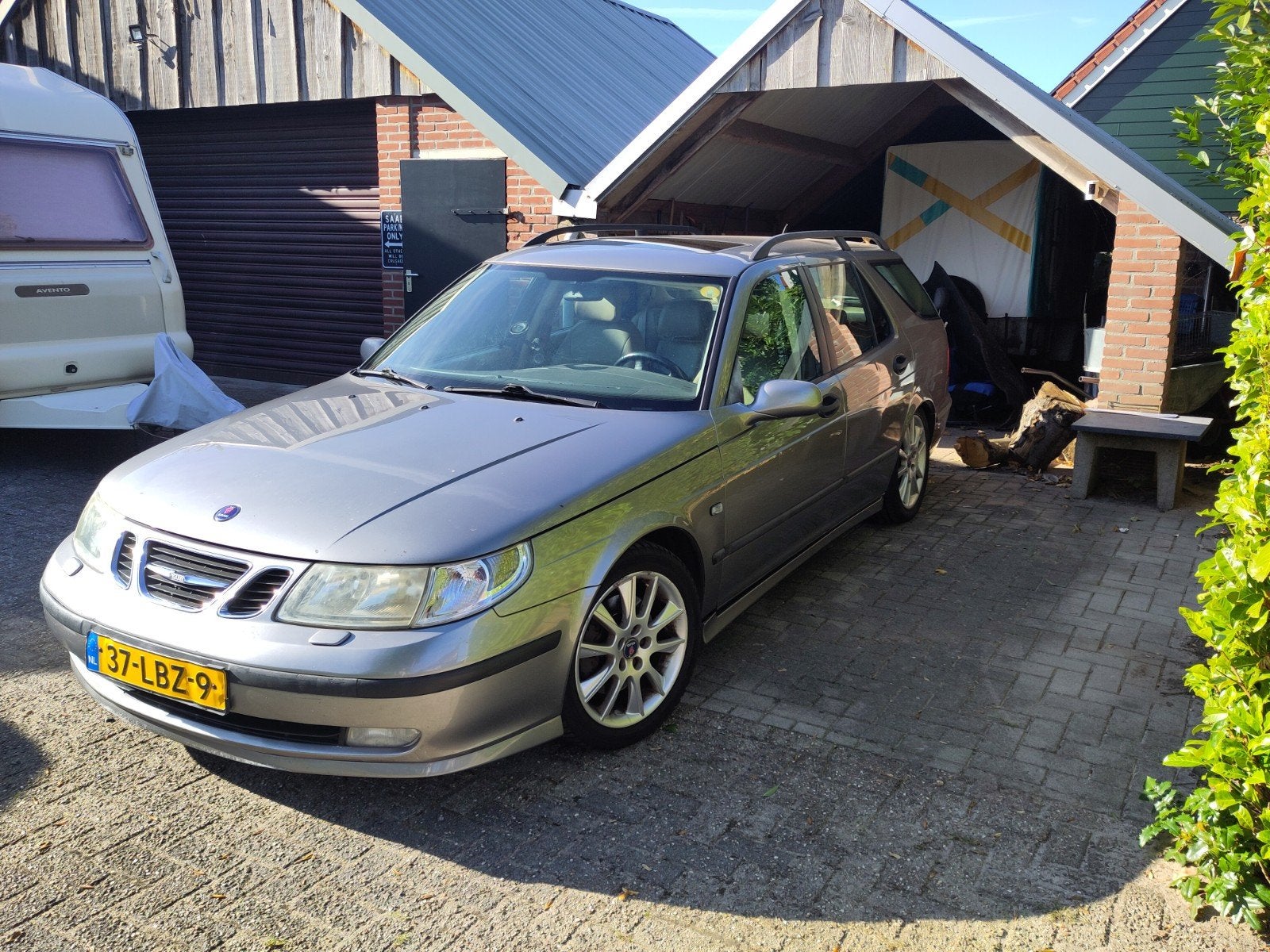 Saab 9-5 estate automaat 2002 Grijs, Auto's, 2290 cc, Stationwagon, Particulier, 93 €/maand
