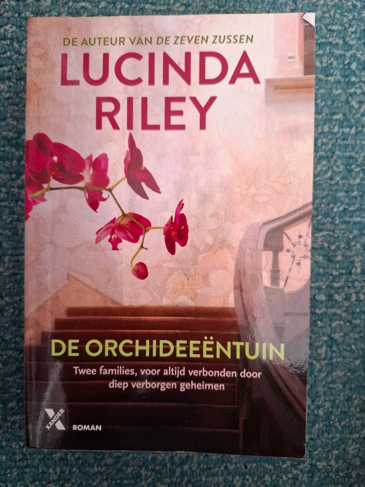 De Orchideeëntuin - Lucinda Riley (Roman), Ophalen of Verzenden, Zo goed als nieuw, Lucinda Riley
