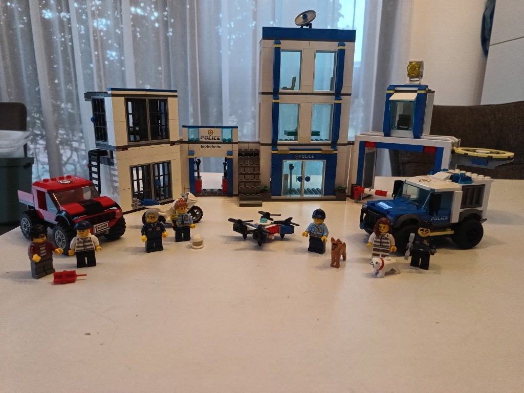 Lego Politiebureau | City | 60246, Compleet, Lego, Ophalen of Verzenden, Complete set