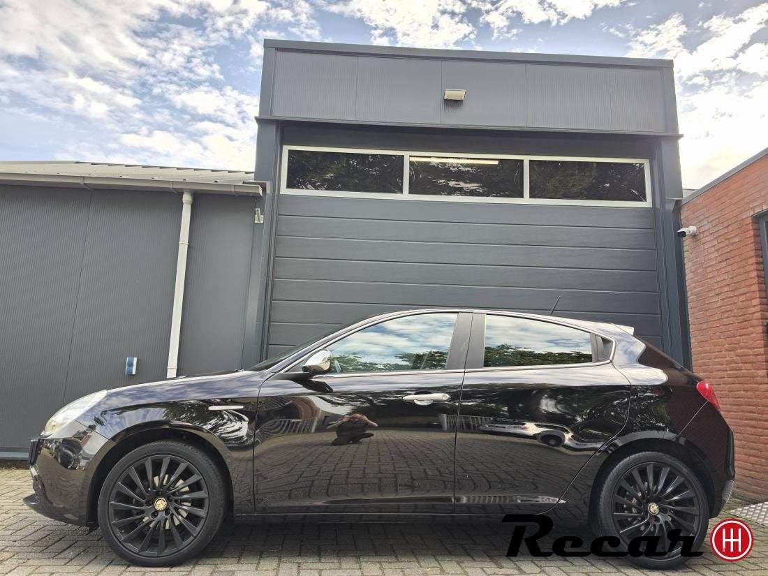 Alfa Romeo Giulietta - 1.4 T Distinctive/Leer/StoelVrw/Clima, Auto's, Voorwielaandrijving, Euro 5, Metallic lak, Gebruikt