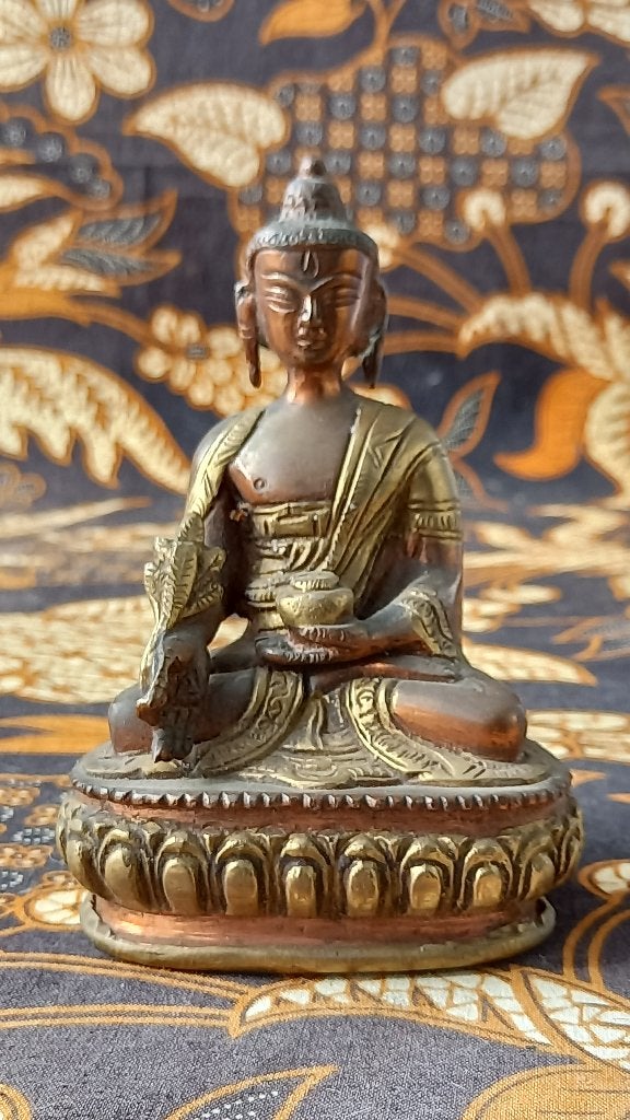 Mooi zwaar antiek Oosters brons beeldje van Boeddha 12,3 cm., Antiek en Kunst, Ophalen of Verzenden, Beeld, Handgemaakt, Brons