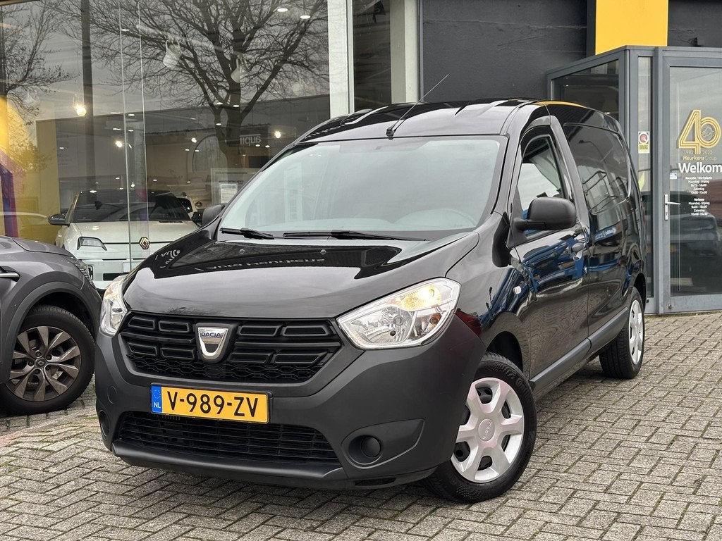 Dacia Dokker dCi 75 Essential l NL-Auto l Airco | Trekhaak |, Auto's, Bestelauto's, Stof, Gebruikt, Euro 6, 4 cilinders
