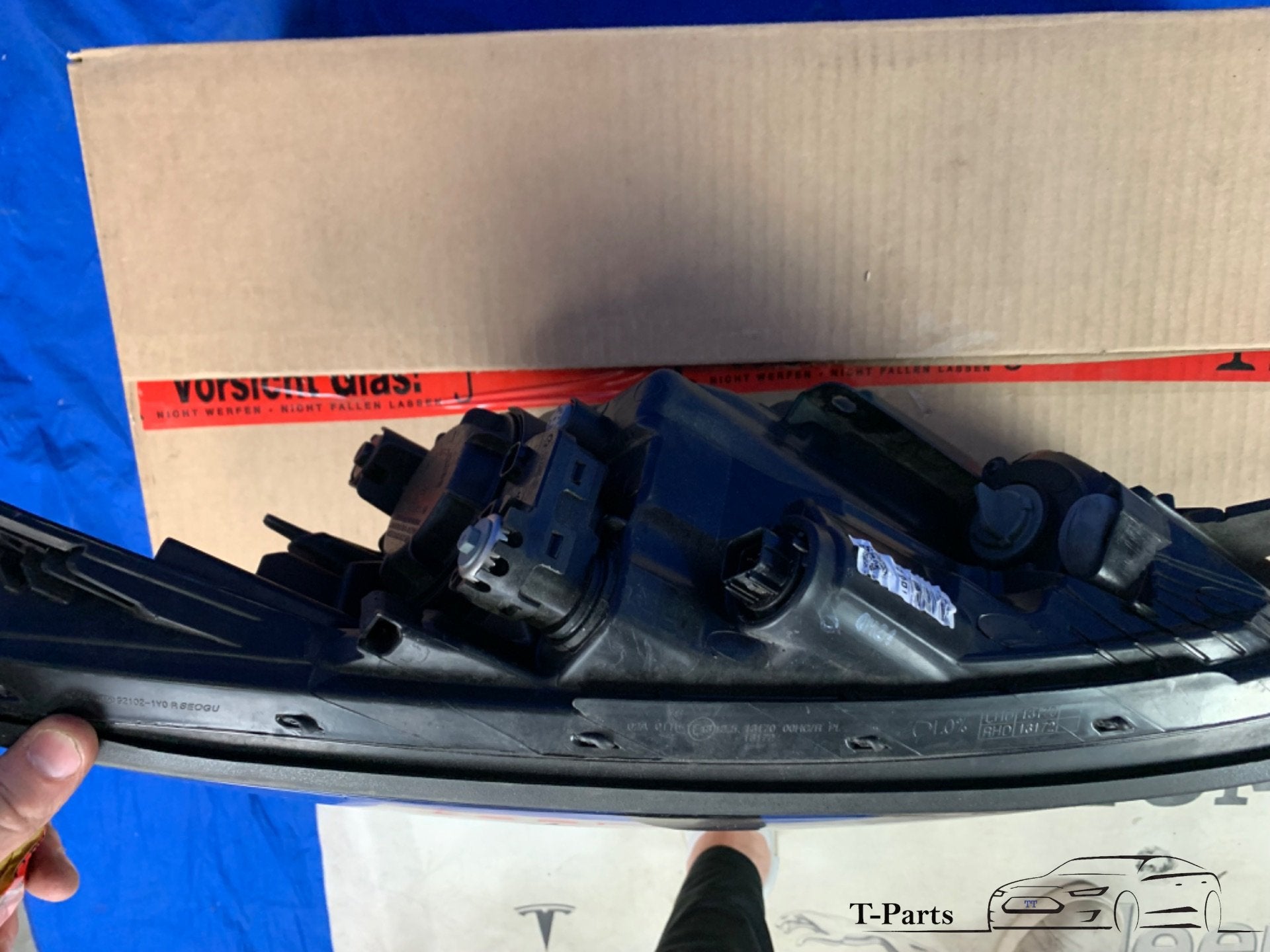 Kia picanto koplamp 921021y011 rechts lamp, Heolleung-ro 12
06797  Seoul, Ophalen of Verzenden, Info@kia.com, Kia Corporation