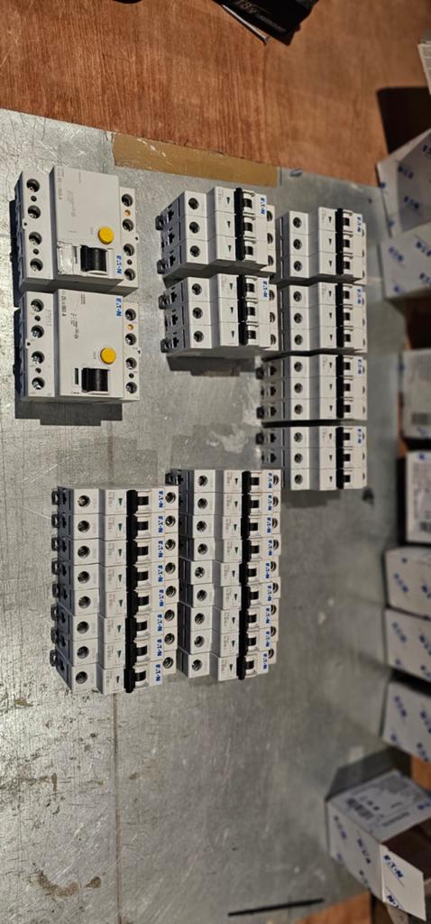 Partij Eaton aardlekschakelaars en automaten nieuw!, Doe-het-zelf en Verbouw, Ophalen of Verzenden, Gebruikt, Schakelaar