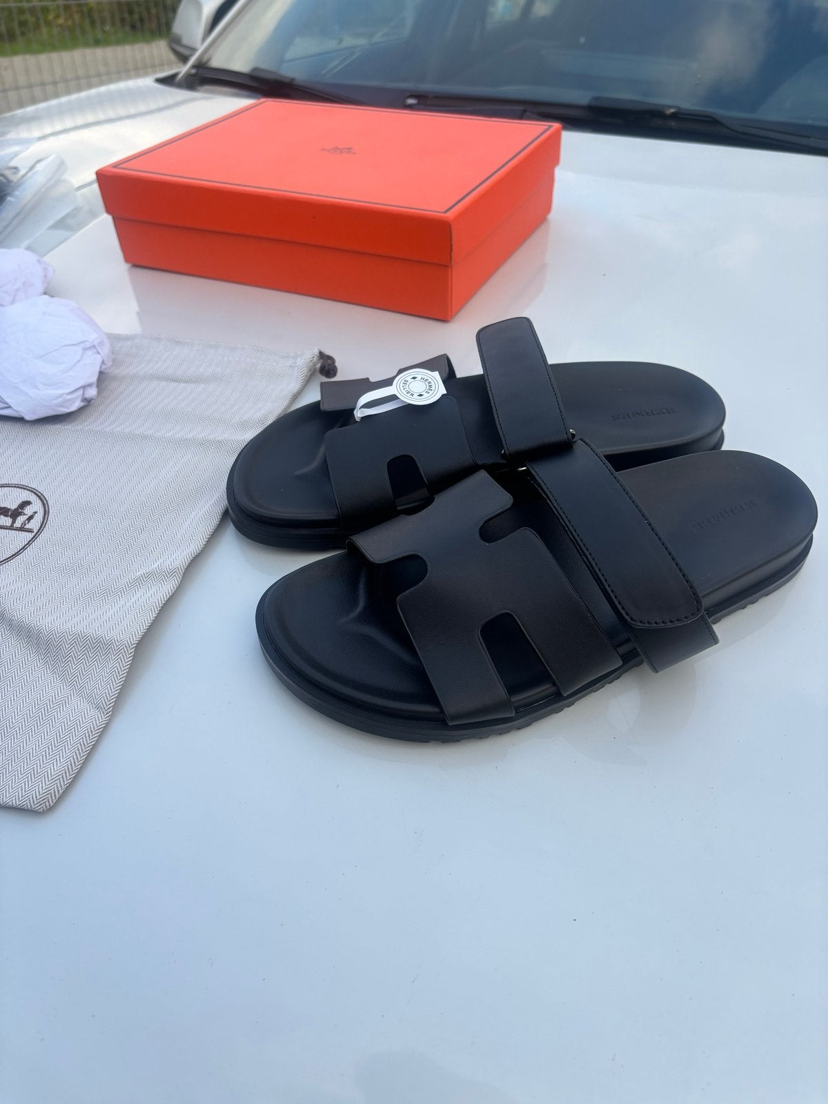 Hermès Sandalen Zwart Maat 43 - Nieuw in Doos, Ophalen of Verzenden, Nieuw, Zwart, Slippers